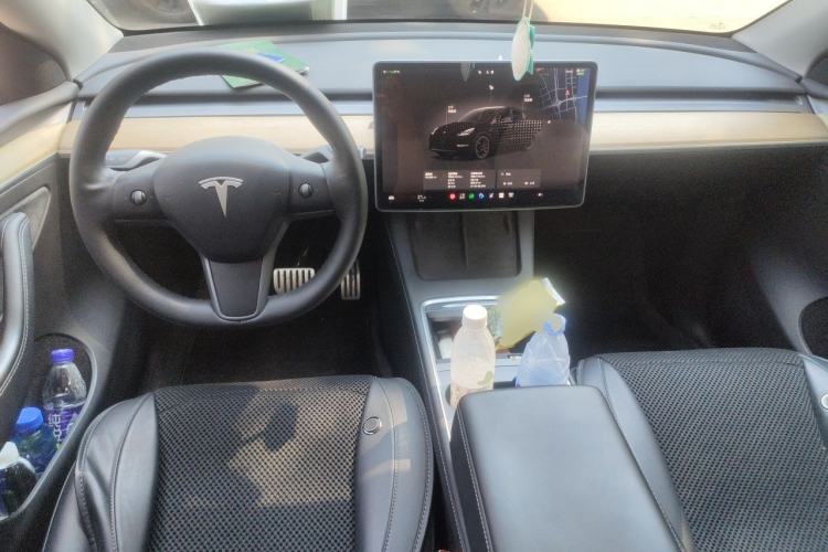 Used Tesla Model Y 2022 Performance High-Performance All-Wheel-Drive Version Center Console