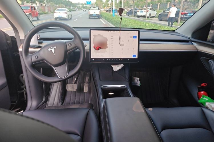 Used Tesla Model Y 2022 Rear-Wheel-Drive Version Center Console