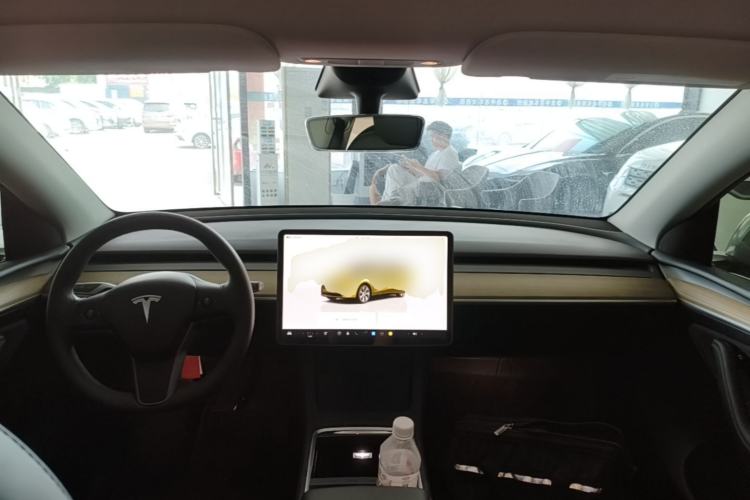 Used Tesla Model Y 2022 Revised Version Rear-Wheel Drive Center Console