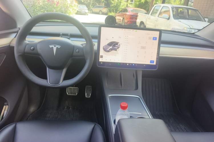 Used Tesla Model Y 2022 Revised Version Long-Range All-Wheel Drive Center Console
