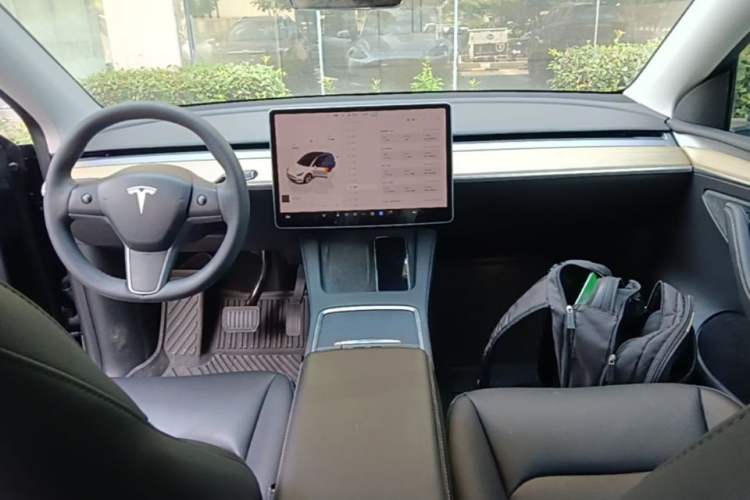Used Tesla Model Y 2022 Revised Version Rear-Wheel Drive Center Console