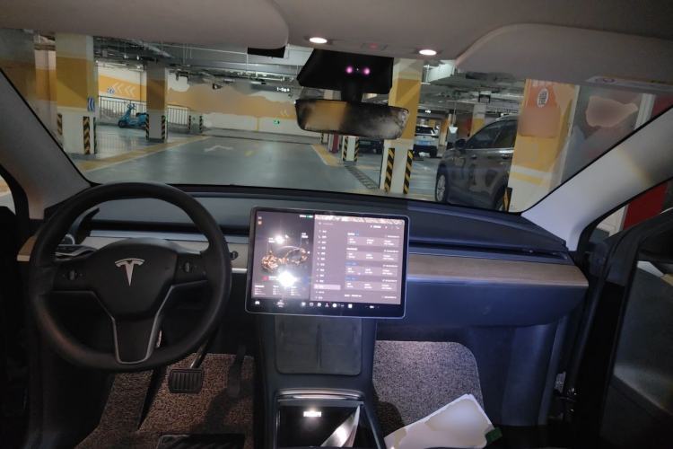 Used Tesla Model Y 2022 Rear-Wheel-Drive Version Center Console