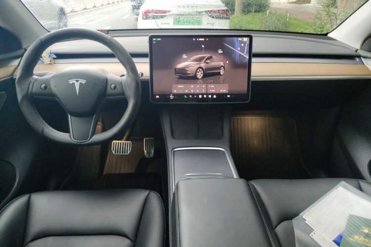 Used Tesla Model Y 2022 Rear-Wheel-Drive Version Center Console
