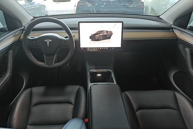 Used Tesla Model Y 2022 Rear-Wheel-Drive Version Center Console