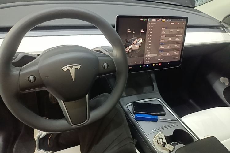 Used Tesla Model Y 2022 Rear-Wheel-Drive Version Center Console