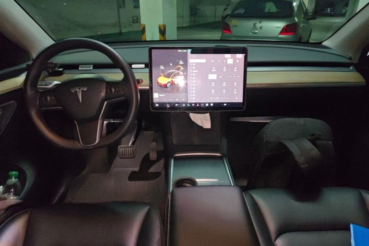 Used Tesla Model Y 2022 Rear-Wheel-Drive Version Center Console