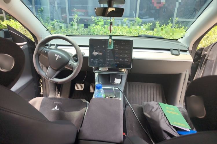 Used Tesla Model Y 2022 Revised Version Long-Range All-Wheel Drive Center Console