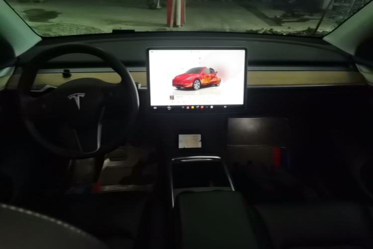 Used Tesla Model Y 2022 Rear-Wheel-Drive Version Center Console