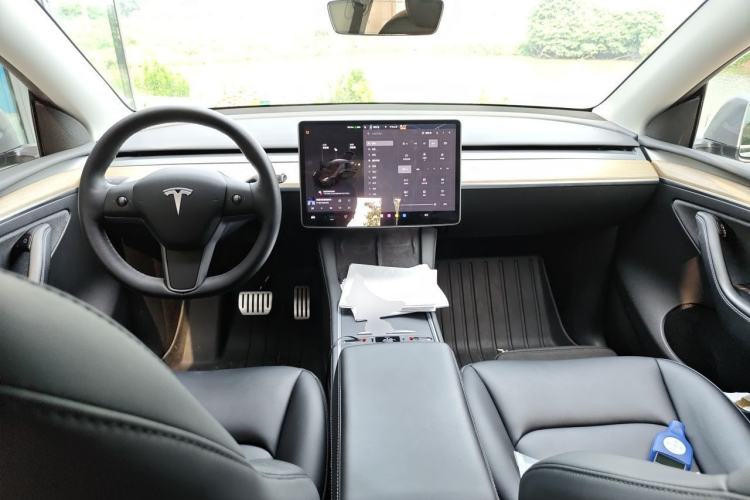 Used Tesla Model Y 2022 Performance High-Performance All-Wheel-Drive Version Center Console
