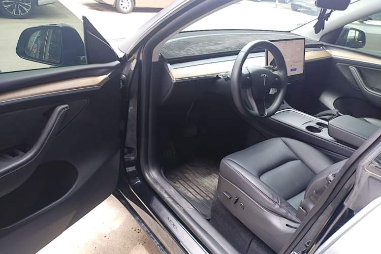 Used Tesla Model Y 2022 Rear-Wheel-Drive Version Driver Seat