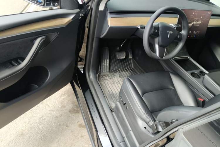 Used Tesla Model Y 2022 Rear-Wheel-Drive Version Driver Seat