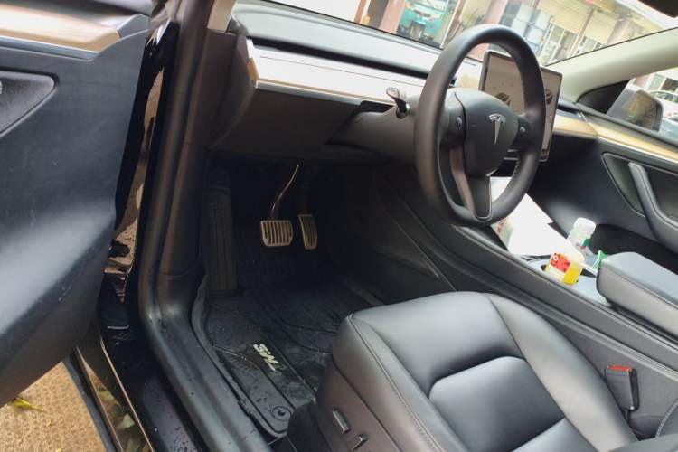 Used Tesla Model Y 2022 Rear-Wheel-Drive Version Driver Seat