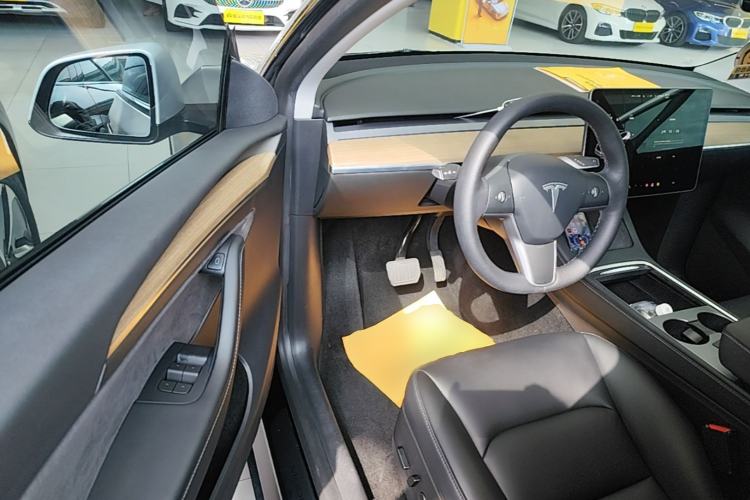 Used Tesla Model Y 2022 Rear-Wheel-Drive Version Driver Seat