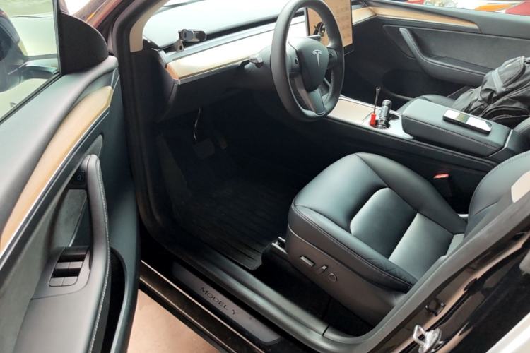 Used Tesla Model Y 2022 Rear-Wheel-Drive Version Driver Seat