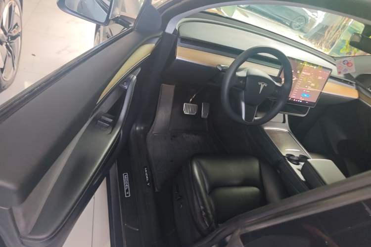 Used Tesla Model Y 2022 Revised Version Rear-Wheel Drive Driver Seat