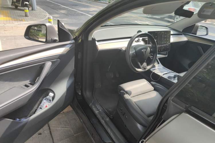 Used Tesla Model Y 2022 Rear-Wheel-Drive Version Driver Seat