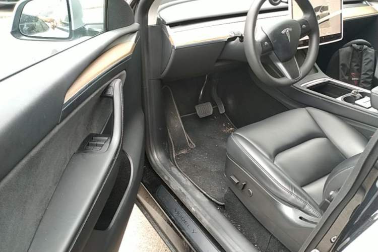 Used Tesla Model Y 2022 Rear-Wheel-Drive Version Driver Seat