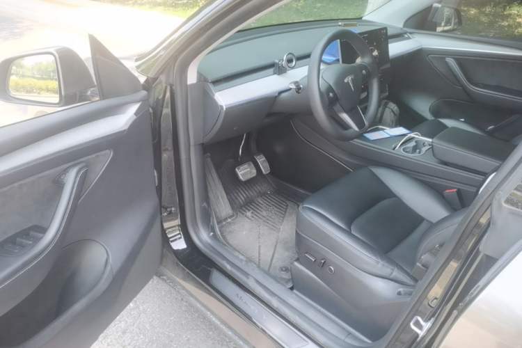 Used Tesla Model Y 2022 Rear-Wheel-Drive Version Driver Seat