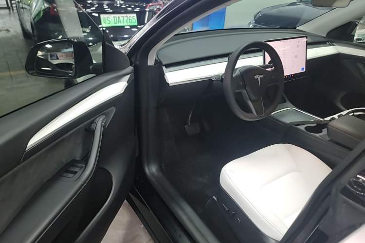 Used Tesla Model Y 2022 Revised Version Rear-Wheel Drive Driver Seat