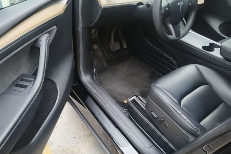 Used Tesla Model Y 2022 Rear-Wheel-Drive Version Driver Seat