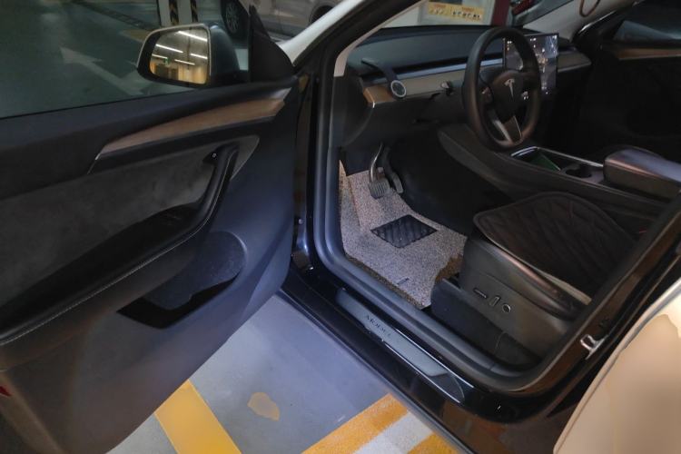 Used Tesla Model Y 2022 Rear-Wheel-Drive Version Driver Seat