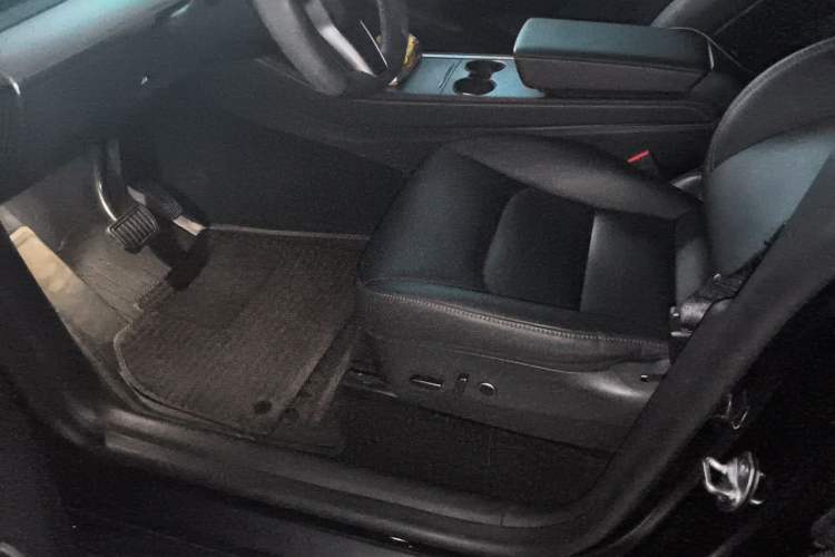 Used Tesla Model Y 2022 Revised Version Rear-Wheel Drive Driver Seat