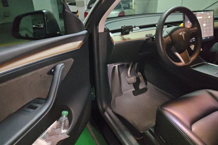 Used Tesla Model Y 2022 Rear-Wheel-Drive Version Driver Seat