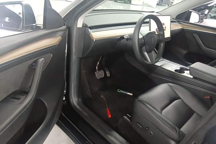 Used Tesla Model Y 2022 Rear-Wheel-Drive Version Driver Seat