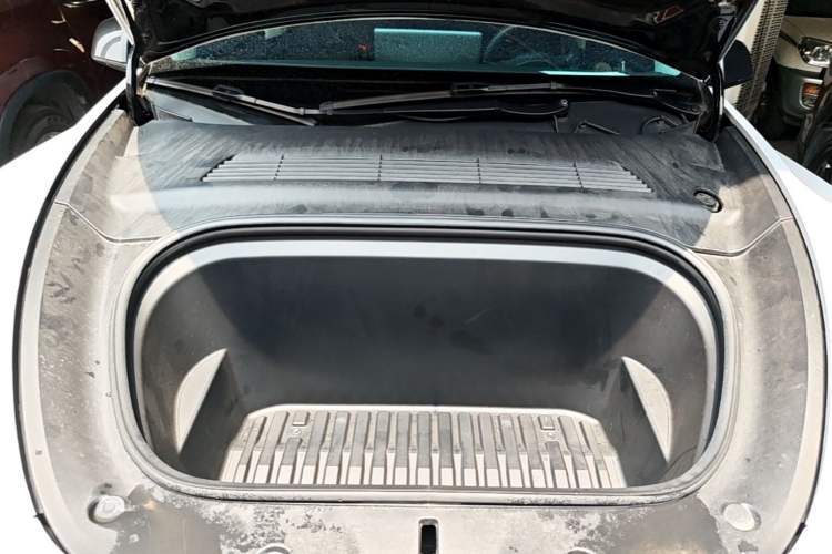 Used Tesla Model Y 2022 Rear-Wheel-Drive Version Engine Bay