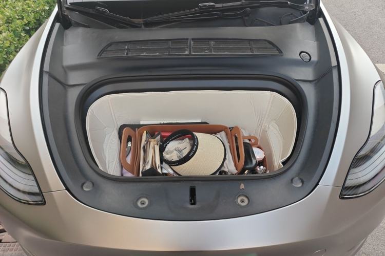 Used Tesla Model Y 2022 Rear-Wheel-Drive Version Engine Bay