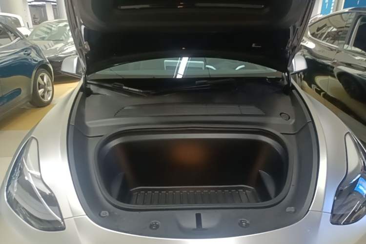 Used Tesla Model Y 2022 Rear-Wheel-Drive Version Engine Bay