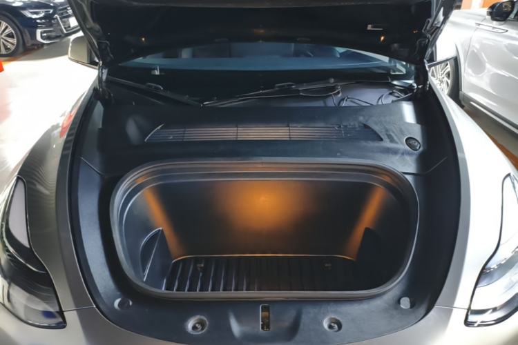 Used Tesla Model Y 2022 Rear-Wheel-Drive Version Engine Bay