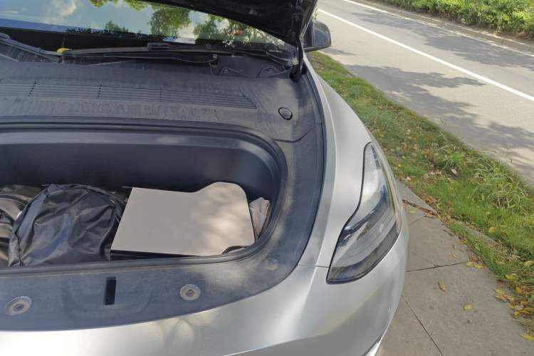 Used Tesla Model Y 2022 Rear-Wheel-Drive Version Engine Bay Left