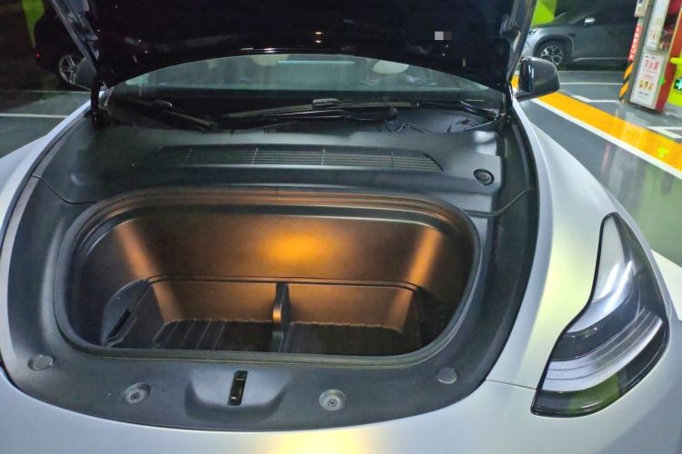 Used Tesla Model Y 2022 Rear-Wheel-Drive Version Engine Bay Left