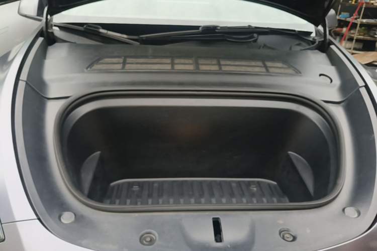 Used Tesla Model Y 2022 Rear-Wheel-Drive Version Engine Bay