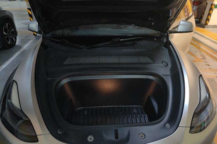 Used Tesla Model Y 2022 Rear-Wheel-Drive Version Engine Bay