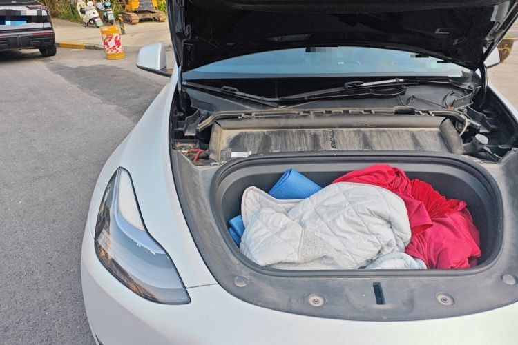 Used Tesla Model Y 2022 Rear-Wheel-Drive Version Engine Bay Right