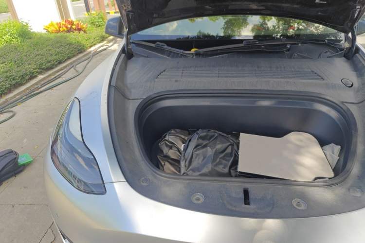 Used Tesla Model Y 2022 Rear-Wheel-Drive Version Engine Bay Right