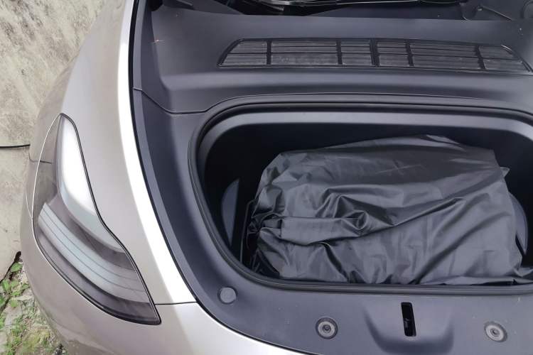 Used Tesla Model Y 2022 Performance High-Performance All-Wheel-Drive Version Engine Bay Right