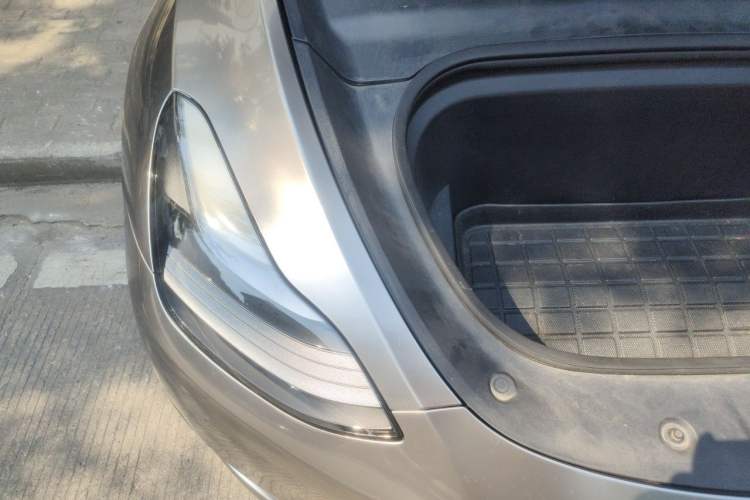 Used Tesla Model Y 2022 Performance High-Performance All-Wheel-Drive Version Engine Bay Right