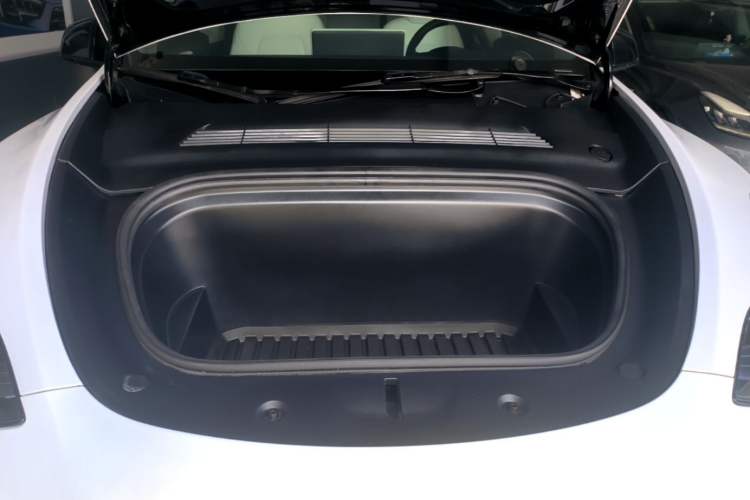 Used Tesla Model Y 2022 Revised Version Rear-Wheel Drive Engine Bay