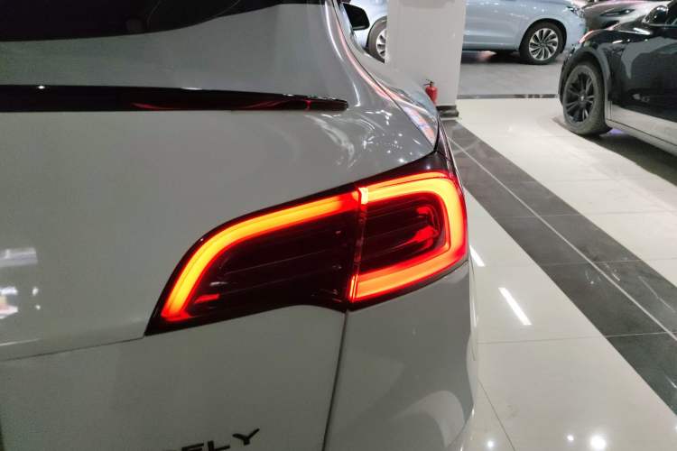 Used Tesla Model Y 2022 Revised Version Rear-Wheel Drive Exterior 2