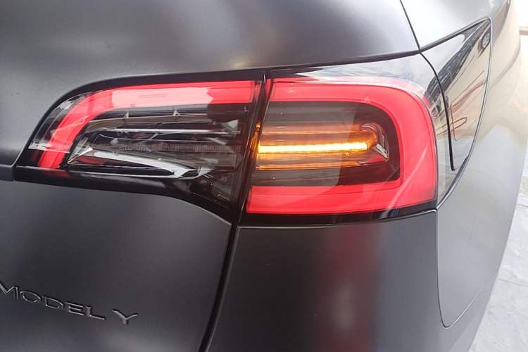 Used Tesla Model Y 2022 Rear-Wheel-Drive Version Exterior 3