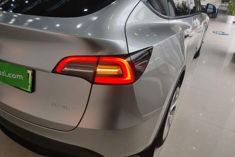Used Tesla Model Y 2022 Revised Version Rear-Wheel Drive Exterior 3