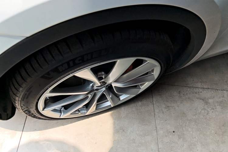 Used Tesla Model Y 2022 Rear-Wheel-Drive Version Exterior 4