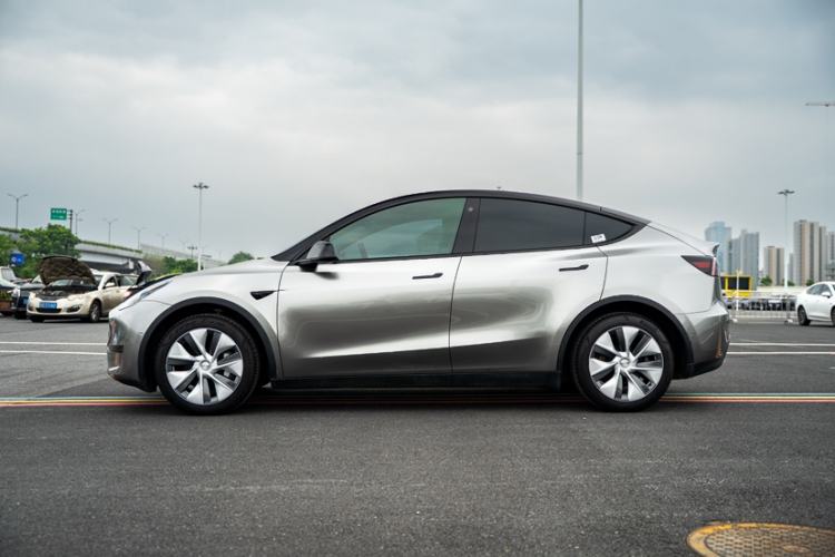 Used Tesla Model Y 2022 Rear-Wheel-Drive Version Exterior 4