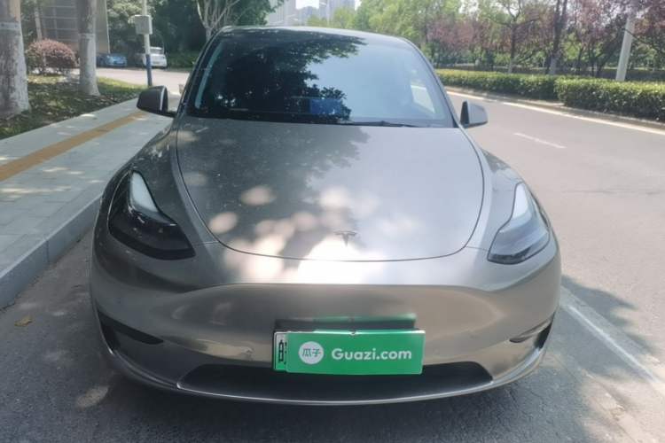 Used Tesla Model Y 2022 Rear-Wheel-Drive Version Front