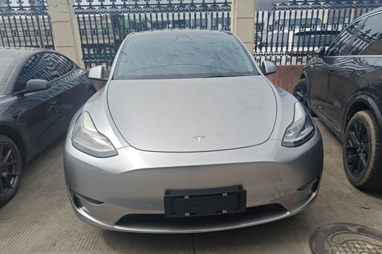 Used Tesla Model Y 2022 Long-Range All-Wheel-Drive Version Front