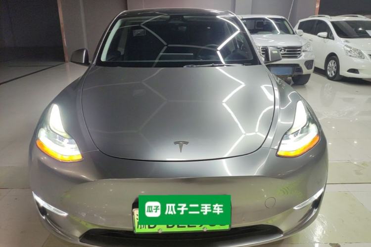 Used Tesla Model Y 2022 Long-Range All-Wheel-Drive Version Front