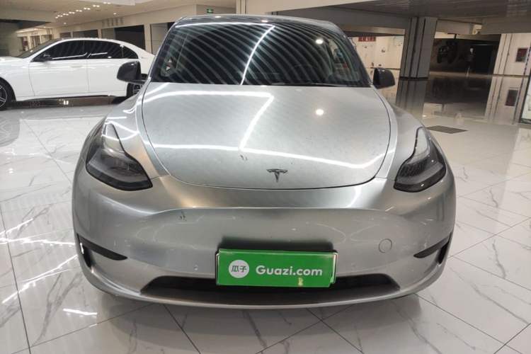 Used Tesla Model Y 2022 Rear-Wheel-Drive Version Front